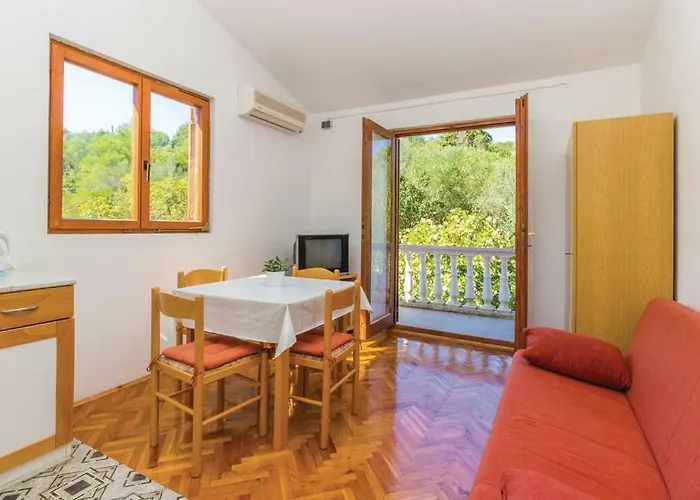 Komoseva Apartmán *